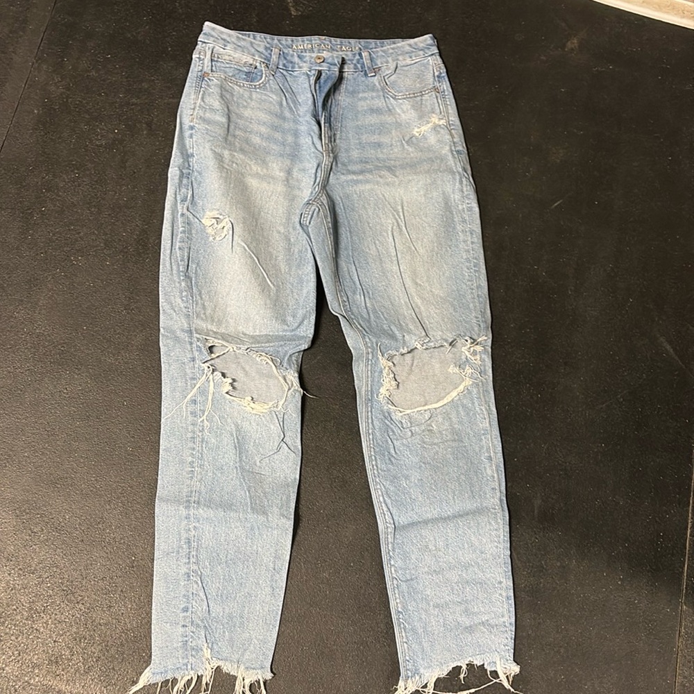 American Eagle 12 long curvy mom Jean